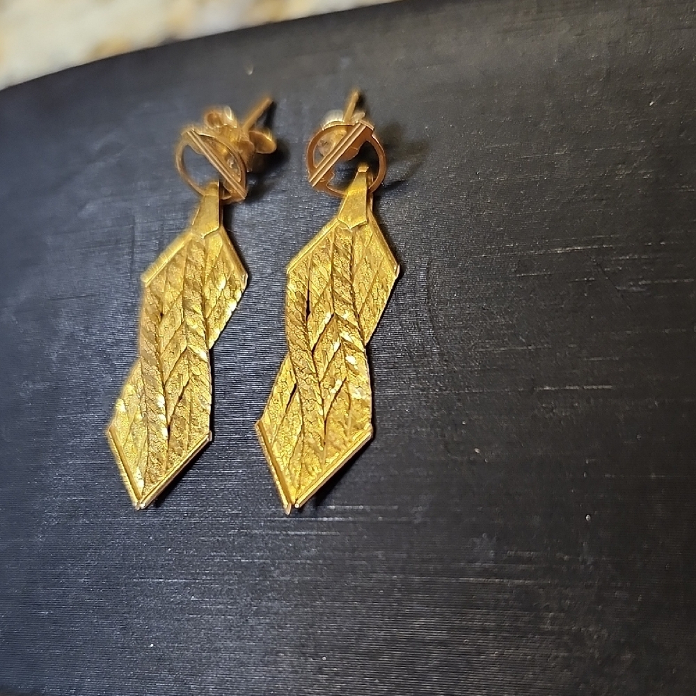 14K Gold Vintage Elegant Solid Gold Braided Herringbone Dangle Pierced Earrings - Picture 11 of 15